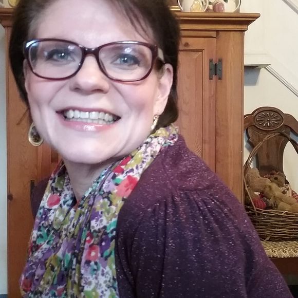 Meet your Posher, Rhona - Picture 1 of 1